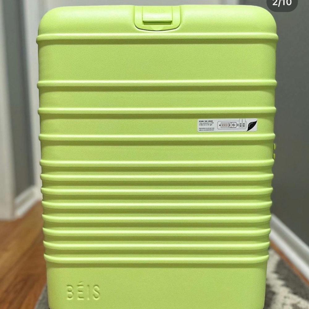 26 Inch Check In Beis Citron Limited Edition, Never used